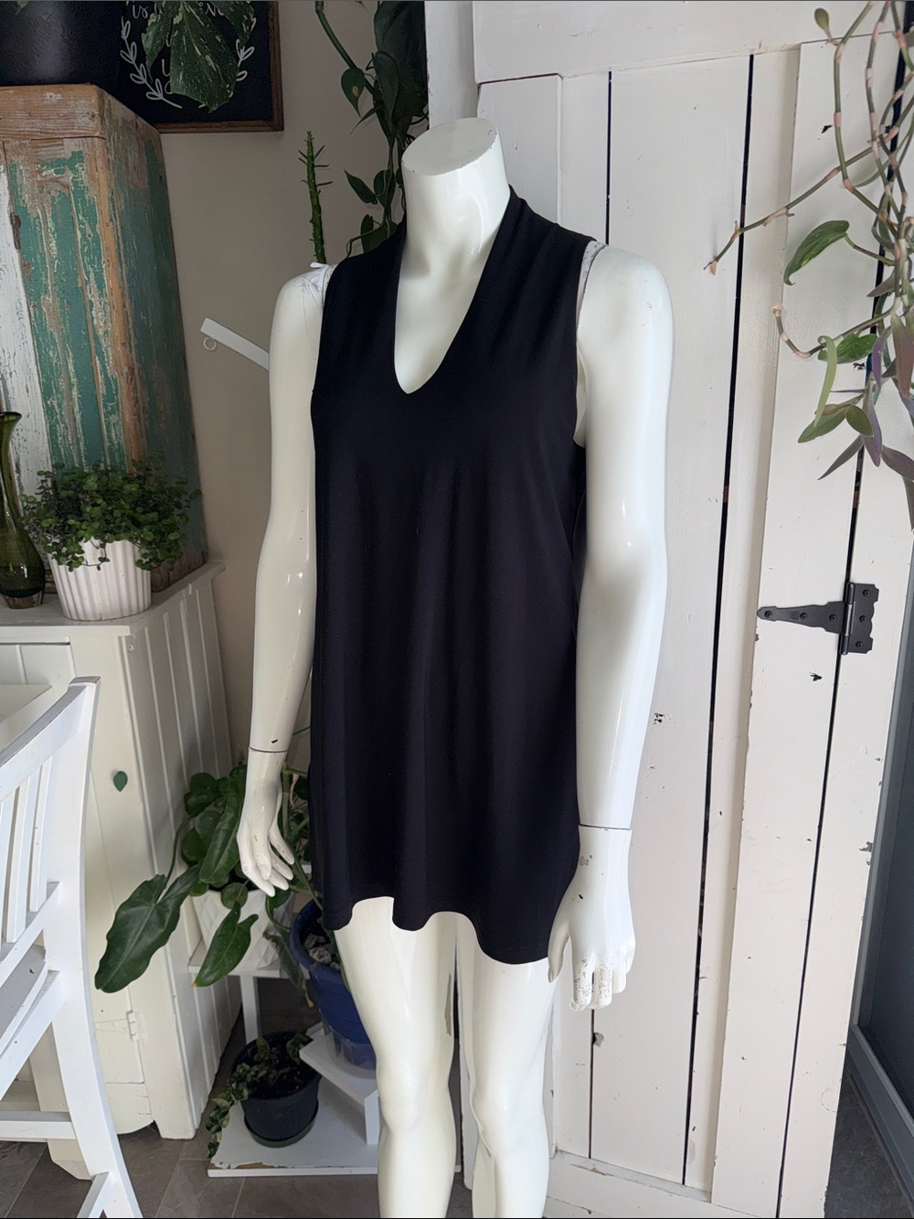 SYMPLI THE BEST BLACK vintage top or dress Women’s Size 10
Great condition!